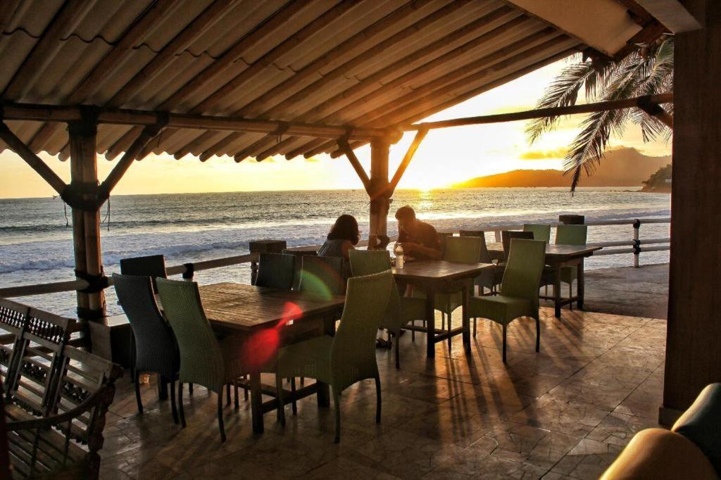 77 Sunset Plaza Otel Cisolok Dış mekan fotoğraf