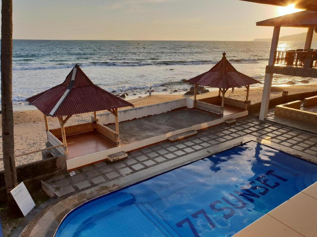 77 Sunset Plaza Otel Cisolok Dış mekan fotoğraf